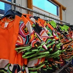 Ca. 109x Feestkleding neon